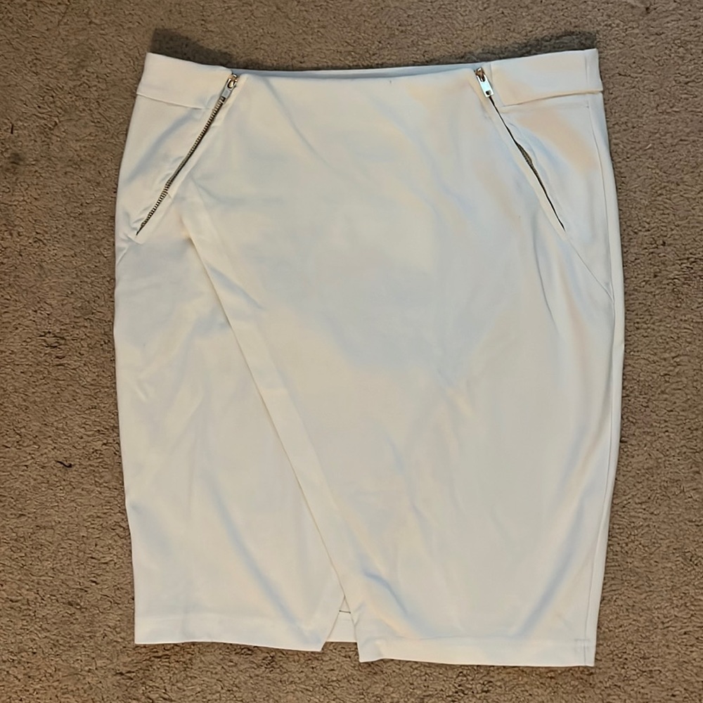 Justfab large creamy white skirt
